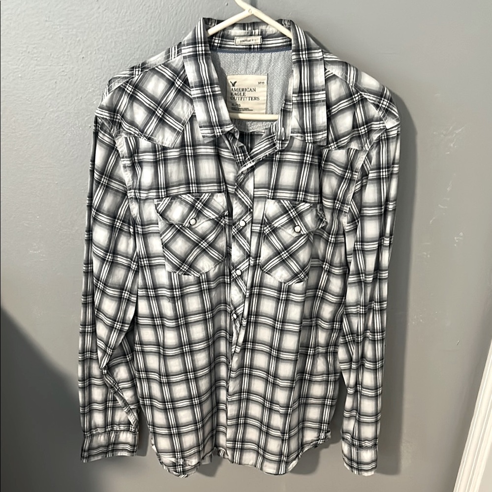 American Eagle Outfitters Black and White Casual Button Down Shirt